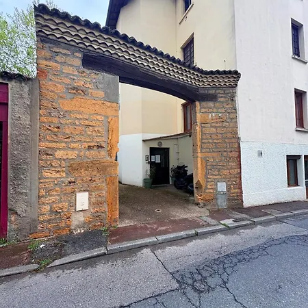 Duplex Cosy En Pierre Vue Degagee & Calme A 10 Min De Lyon Lägenhet